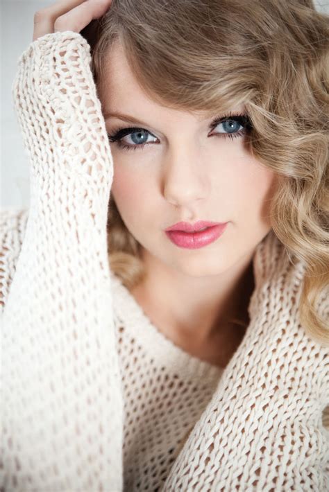 Taylor Swift Hdwallpapers ~ Celebrity Wallpapers