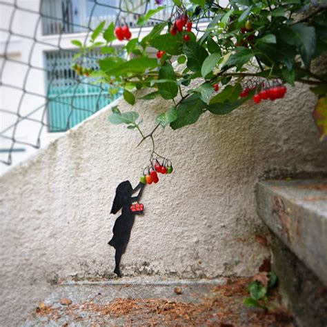 10 Amazing Street Art Installations That Cleverly Interact With Nature