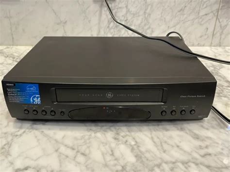 VINTAGE GE VG4043 VCR VHS Video Tape Player Recorder Black No Remote
