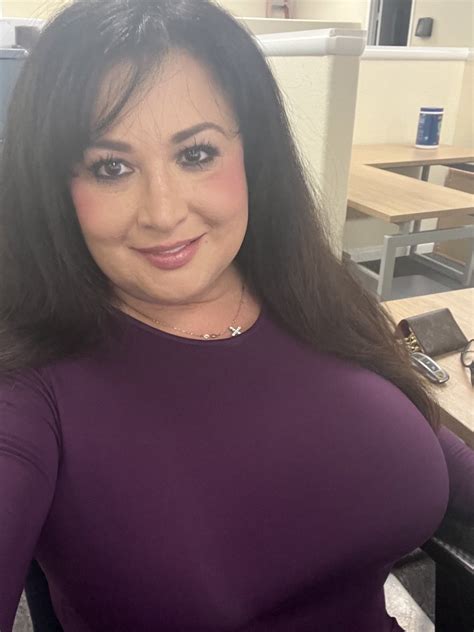 Rubi Diamond On Twitter Titty Tuesday I Wore The Wrong Dress Stay