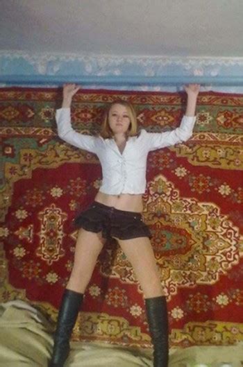 6 In 1 Grizzly Can ~ These 18 Hilarious Pics Of Russian Girls Posing For Glamour Shots Will