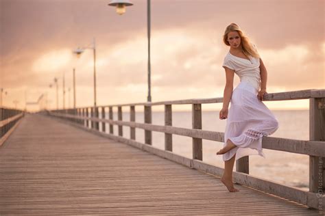 Trid Estet Px Pier Women Outdoors Model Tiptoe Barefoot Wallpaper Resolution X Id