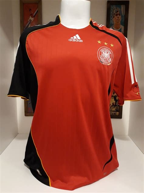 A seleção alemã de futebol, é organizada pela federação alemã de futebol (em alemão: Camisa Selecao Alemanha adidas Vermelha - R$ 145,00 em ...