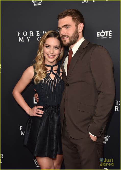 Alex Roe Suits Up For Forever My Girl Premiere In La Photo 1133258