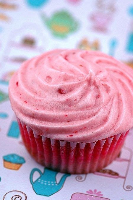 Pink Ombre Cupcakes With Strawberry Buttercream Savoury Food Yummy