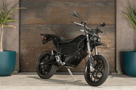 This electric bike can directly connect the speed with instant, silent, and massive acceleration. Zero Motorcycles Announces 2018 Lineup - Cycle News