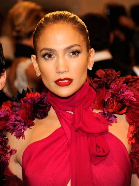 Who Is Jennifer Lopez Biography