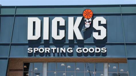 Dicks Sporting Goods Beats Earnings Revenue Estimates