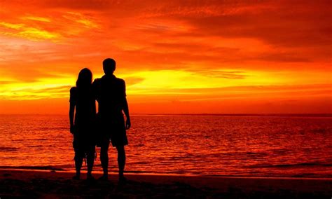 Romantic Couple On Beach Sea Red Sky Sunset Wallpaper Hd