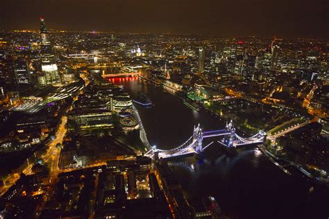 Photo A Lovely Aerial Photo Of London Taken At Night For Your Desktop