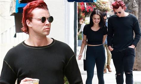 5sos ashton irwin steps out with rumoured girlfriend kaitlin blaisdell daily mail online