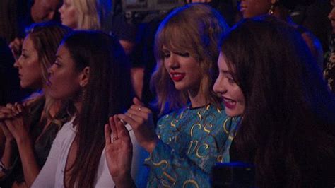 13 Of Taylor Swifts Most Adorable Dance Moves Of 2014 Taylor Swift