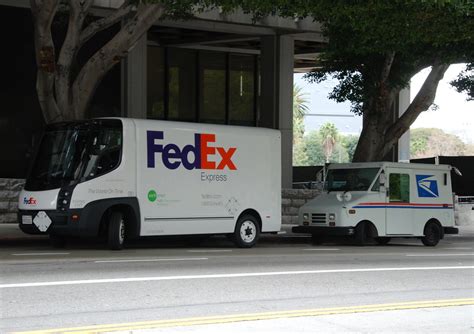 Fedex express courier | parcel delivery from fedex express. FEDEX EXPRESS DELIVERY TRUCK & UNITED STATES POSTAL SERVIC… | Flickr