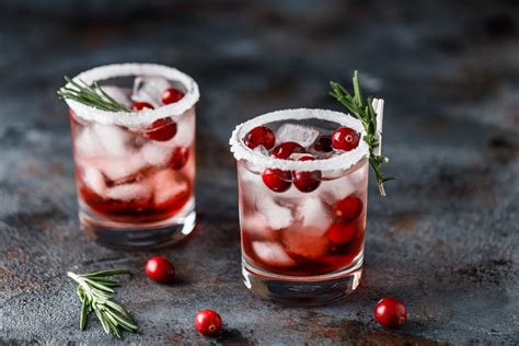 17 Delicious Winter Cocktails To Make At Home Festive Cocktail Recipes