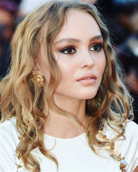 2019 wearing a versace dress almost identical to one her mother, . Lily Rose Depp | Lily rose depp, Lily rose, Beauty