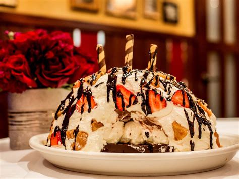 18 Must Try Iconic Desserts In Las Vegas Artofit