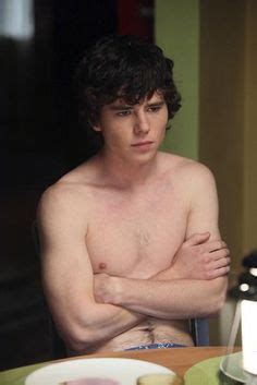 47 Charlie Ideas Charlie Mcdermott Charlie The Middle Tv Show