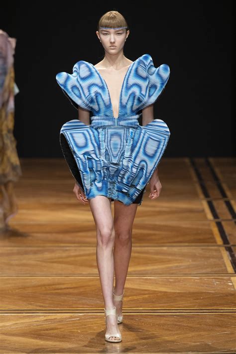 La Maison Iris Van Herpen A Présenté Sa Nouvelle Collection Printemps