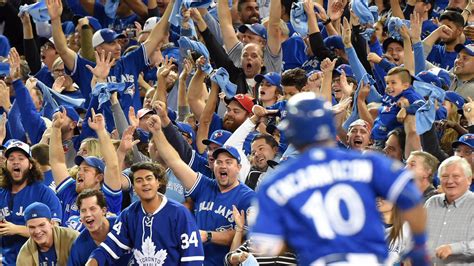 As Crowds Grow For The Toronto Blue Jays So Does Rowdy Behavior The New York Times