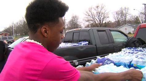 Youngstown Elementary School Students Send Water To Sebring