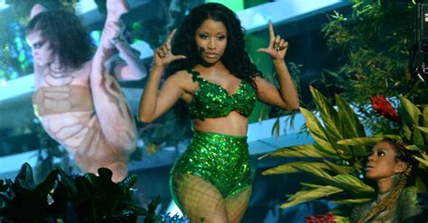 nicki minaj performing anaconda at the vmas video popsugar entertainment