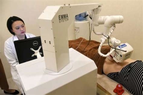 Emma The Robot Masseuse Gets To Work In Singapore Update