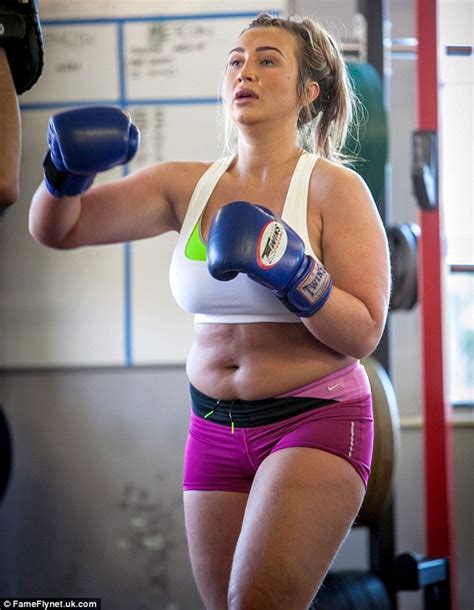 Lauren Goodger Wears Sports Bra And Tiny Shorts To Do Some Boxing Training Daily Mail Online