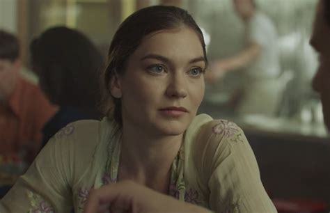 Ford, who is single and living alone at the time, meets debbie, a graduate student studying sociology. Debbie Mitford | Mindhunter Wiki | Fandom