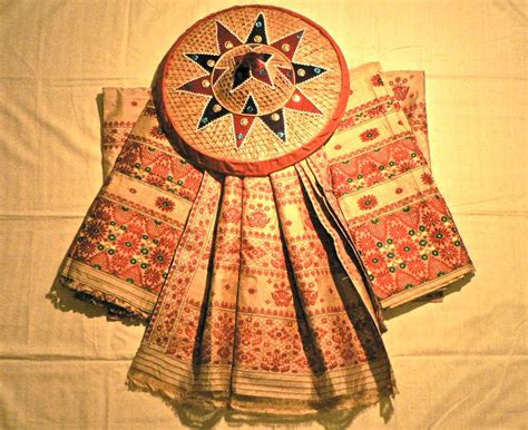 12 Handicrafts Of India That You Must Buy Crafts Of India