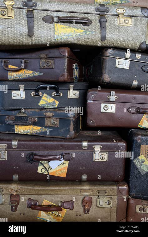 Old Suitcases Hi Res Stock Photography And Images Alamy