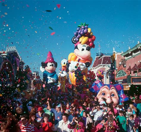 Share Your Favorite Disneyland Resort Memories From The 1990s Disney