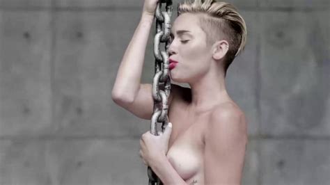 Miley Cyrus Naked 32 Pics GIFs Video The Sex Scene