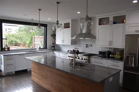 This kitchen has lots of counterspace and tons of storage (although, what's with that lonely floating cabinet), but it has a few issues i knew from the beginning that i wanted an ikea kitchen because the storage options can't be beat and, because its such a small space, i wanted to make the most of it. A Luxurious IKEA Kitchen Renovation + 3 Important Lessons