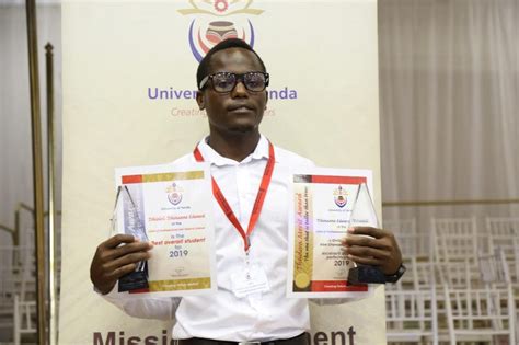 Tshiololi Scoops The 2019 Univen Best Overall Award University Of Venda