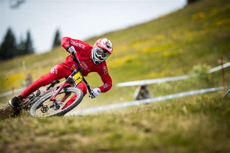 Book safely and easily today and save up to 40%. RESULTS 🏁 Qualifying, 2019 Les Gets World Cup Downhill - Mountain Bikes News Stories - Vital MTB
