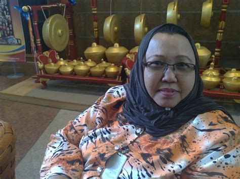 Anugerah berkenaan disampaikan oleh, timbalan perdana menteri datuk seri dr ahmad. By Fauziah Samad 1/27/2011 8 comments
