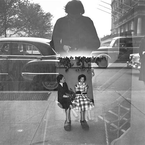 Vivian Maiers Photos Explained By Her Documentarys Creators Los