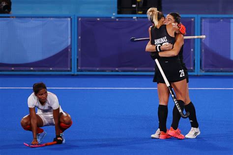 olympics hockey argentina beat india to face netherlands in women s final