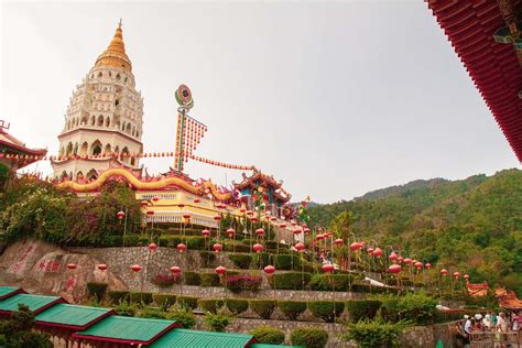 It has since been expanded and is still being rebuilt. Kek Lok Si tempel, Penang