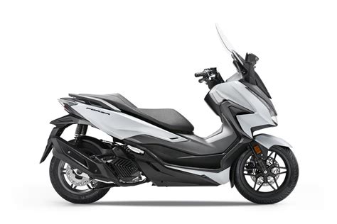 Honda forza 125 2021 è lo scooter premium proposto ad un prezzo di listino di 5.240 € f.c. 2021 Forza 125 - Thunder Road Motorcycles