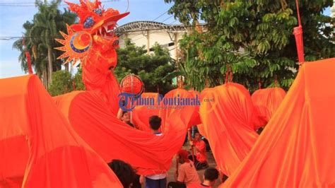 Naga Sepanjang 178 Meter Dipamerkan Di Singkawang Grand Mall