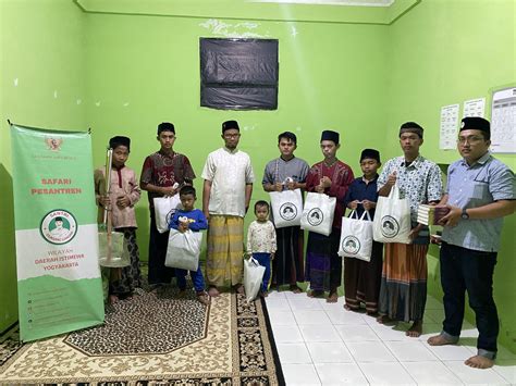 Peduli Pesantren Santri Dukung Ganjar DIY Berbagi Kebaikan Di Ponpes Al Kautsar Warta Jogja