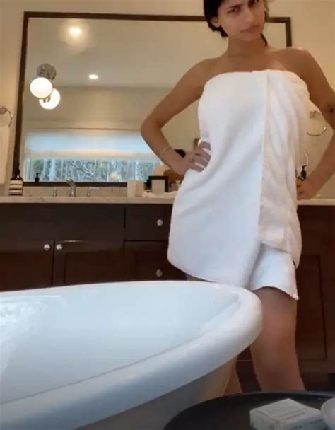 mia khalifa strips off for cheeky bath snap during hotel break with fiancé