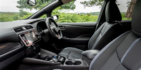 Nissan Leaf Interior & Infotainment | carwow