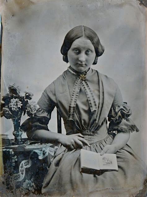 Old Photos Show The Spectacle Of Victorian Womens Hairstyles 1870s 1900s Rare Historical Photos