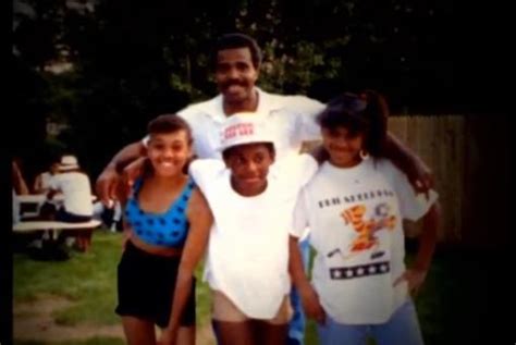 Lisa Left Eye Lopes With Siblings And Father
