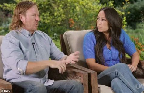 Fixer Upper Star Joanna Gaines 43 Makes A Rare Sighting In A Bikini Daily Mail Online