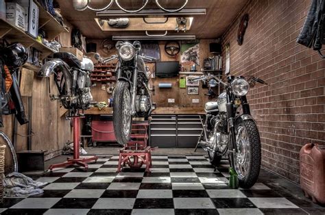 Motorcycle Workshop Motorcycle Shop Motorcycle Garage Cool Garages