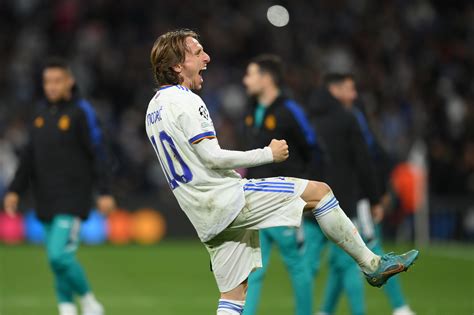 Es Oficial Luka Modric Renovó Un Año Más Su Contrato Con El Real