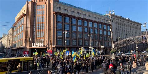 «нацкорпус» заявляє про політично вмотивоване переслідування, а сбу оприлюднює фрагменти із оперативних записів. Нацкорпус перекрыл Крещатик | Шарий.net